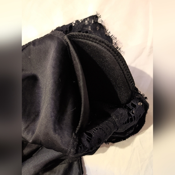 Dressy NWT Cache Sz L Black Lace Dress with Feather Cuffs - Picture 16 of 16